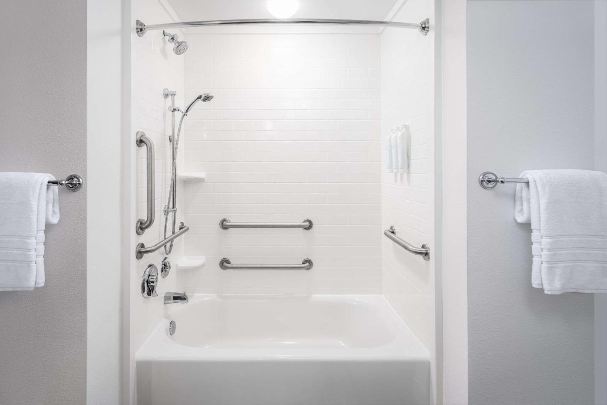 Queen Room Two Queen Beds Bath Tub Balcony or Mobility Accessible,1643785222:JPEG